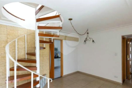 Cobertura à venda com 3 quartos, sendo 1 suíte, em Jardim Londrina, São Paulo, SP