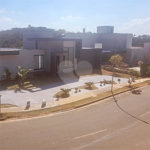 Casa à venda com 4 suítes no condomínio Itapora, Atibaia - SP