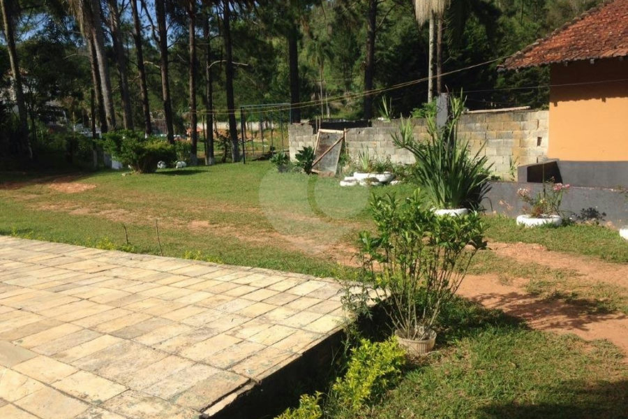 Casa à venda com 6 quartos, sendo 2 suítes,  em Roseira, Mairiporã, SP