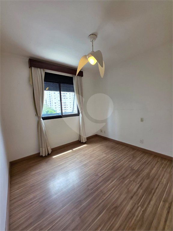 Apartamento à venda com 3 suítes em Vila Uberabinha, São Paulo, SP