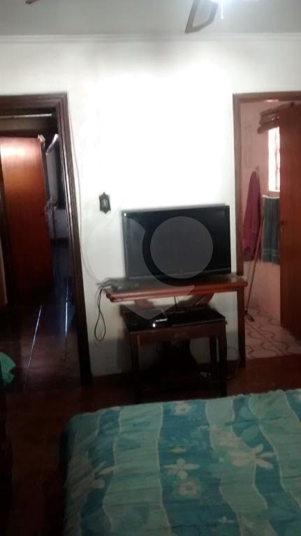 Casa à venda com 4 quartos, sendo 1 suíte, em Parque Vitória, São Paulo, SP