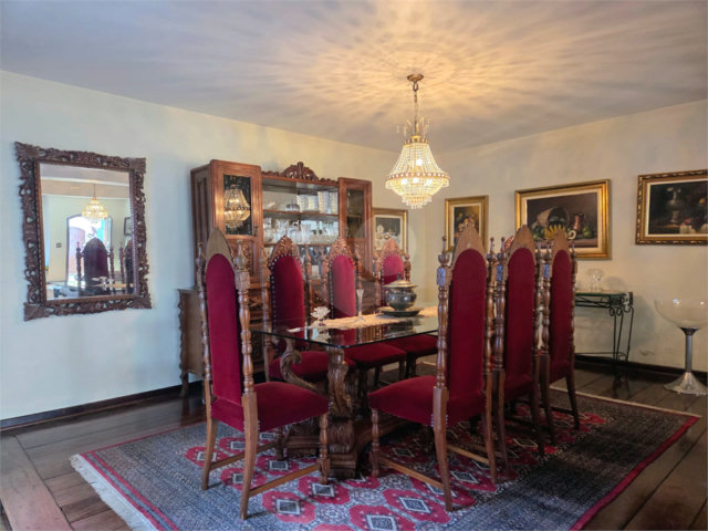 Casa à venda com 4 quartos, sendo 3 suítes,  em Brooklin, São Paulo, SP