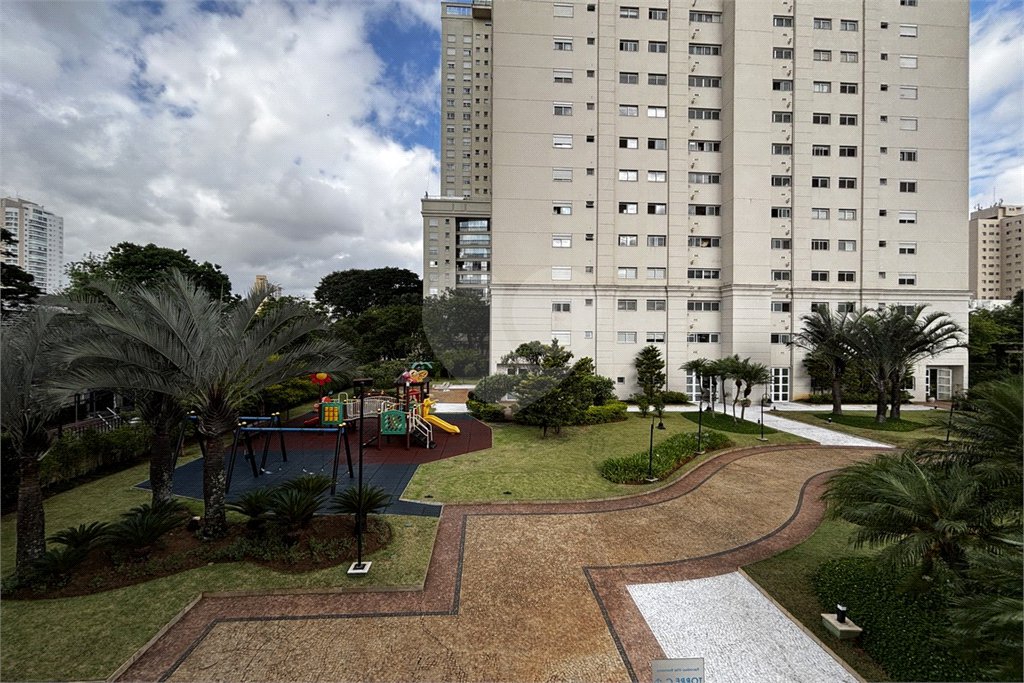 Apartamento para alugar com 3 suítes em Vila Romana, São Paulo, SP