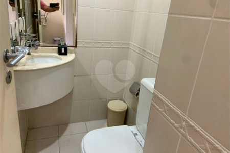 Flat à venda com 2 suítes em Jardim Europa, São Paulo, SP