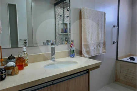 Apartamento à venda com 3 suítes em Jardim Marajoara, São Paulo, SP