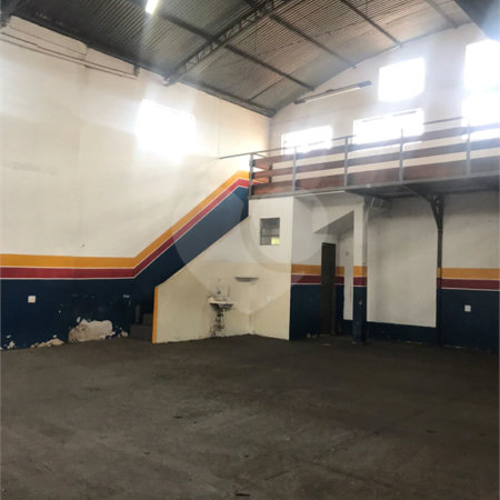 Galpão Comercial na Vila Luftalla.
