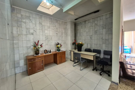 Sobrado Amplo à venda com 4 Quartos (2 Suítes) – Ideal para Uso Residencial ou Comercial