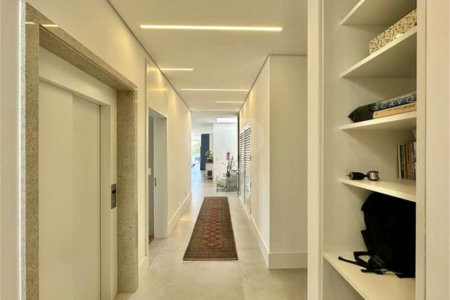 Casa Contemporânea e Mobiliada no Condomínio Palos Verdes – A Essência do Alto Padrão na Granja Viana – 7 suítes, 4 pavimentos com elevador