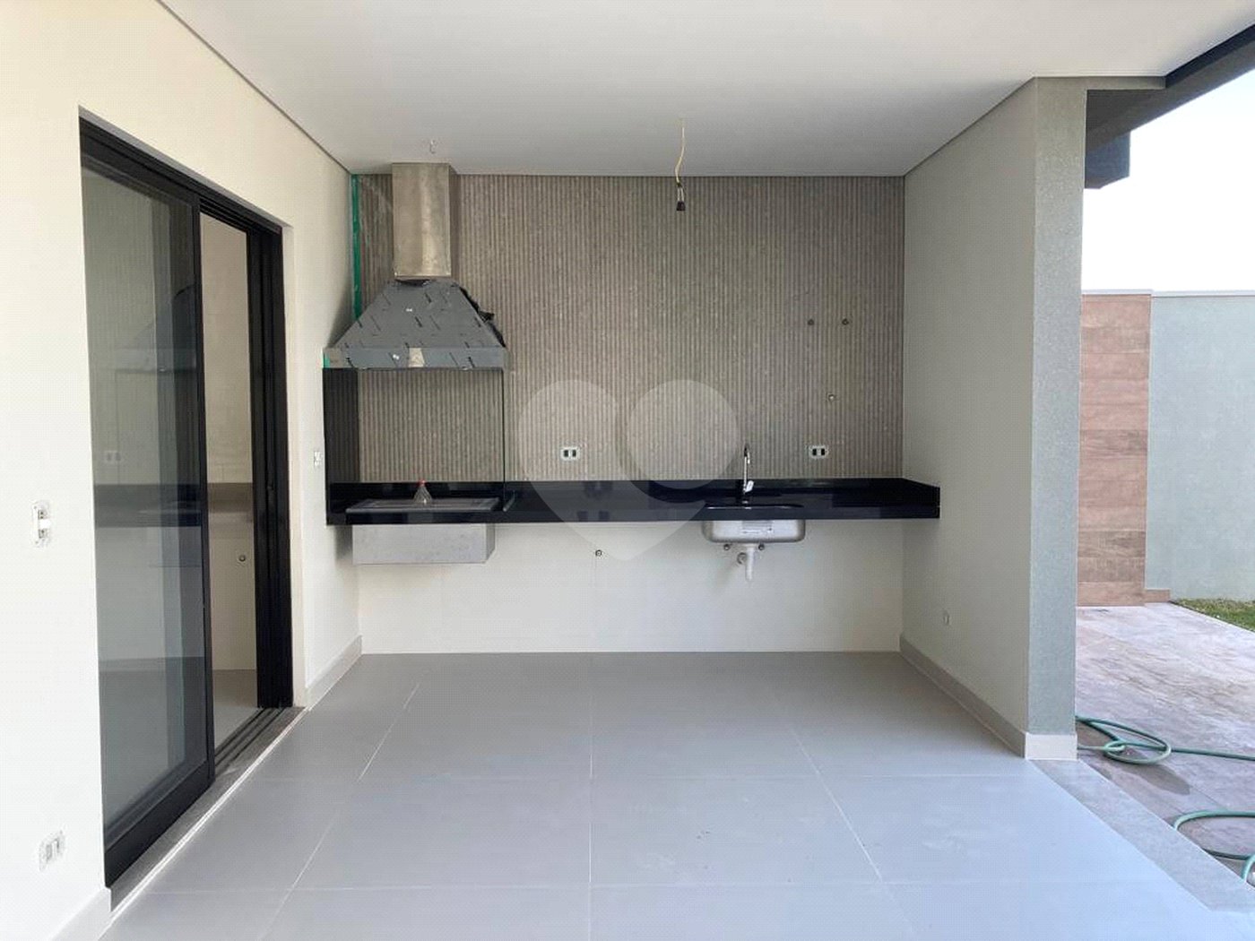 Casa à venda com 5 suítes no condomínio Alphaville 1, São José dos Campos - SP