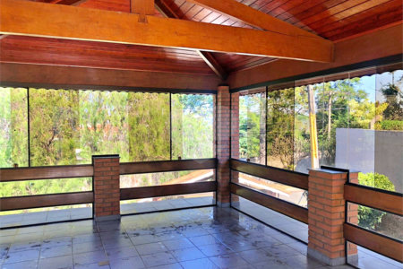 Casa à venda com 4 quartos, sendo 2 suítes, no condomínio Estância Marambaia, Vinhedo - SP