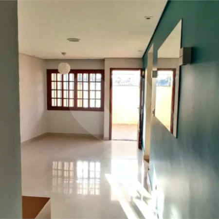 Casa à venda com 3 quartos, sendo 1 suíte, no condomínio Residencial Gabriela, São Paulo - SP