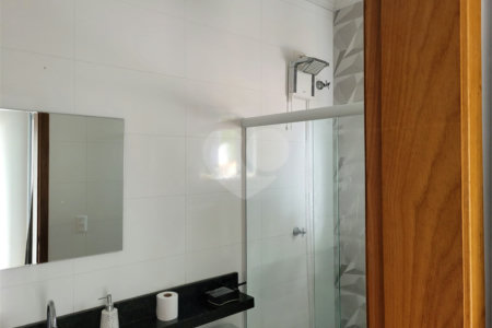 Sobrado à venda com 3 quartos, sendo 1 suíte,  em Vila Marari, São Paulo, SP