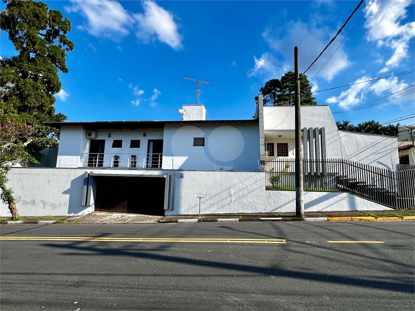 Casa à venda com 3 suítes em Vila Oliveira, Mogi das Cruzes, SP
