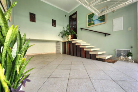 Casa próximo da praia com 3 dormitórios à venda, 128 m² por R$ 1.300.000 - Pompéia - Santos/SP