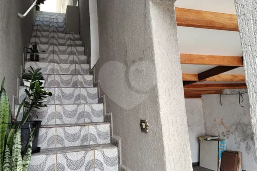 Casa à venda com 2 quartos, sendo 1 suíte, em Parque Maria Domitila, São Paulo, SP