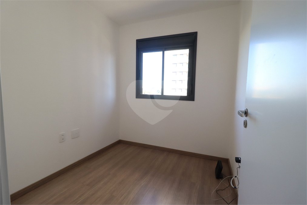 Apartamento à venda com 3 quartos, sendo 1 suíte, em Vila Anastácio, São Paulo, SP
