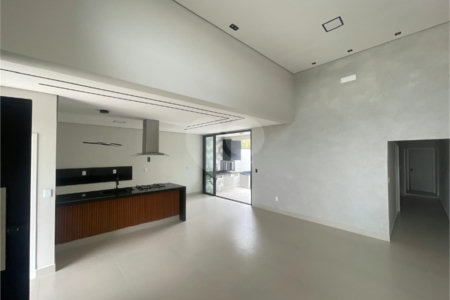 Casa à venda com 3 suítes no condomínio Jardim Residencial Helena Maria, Sorocaba - SP