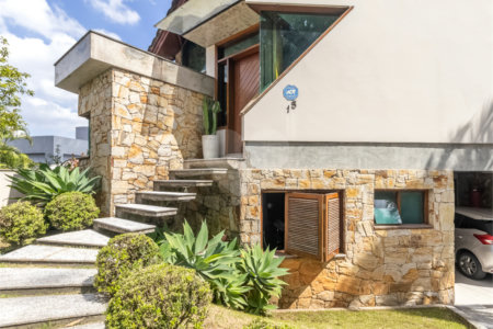 Casa à venda com 4 quartos, sendo 2 suítes, em Jardim Marajoara, São Paulo, SP