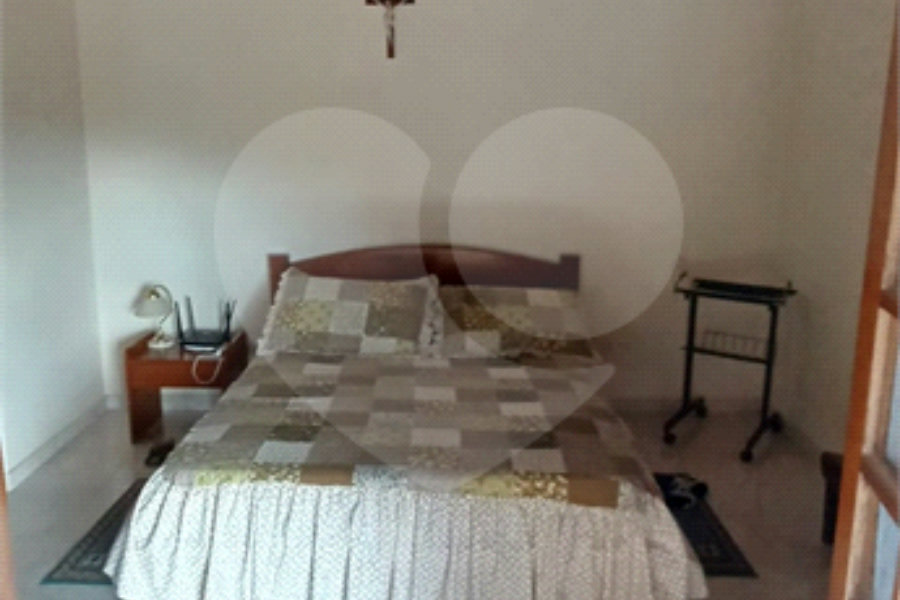 Casa à venda com 3 quartos, sendo 1 suíte, no condomínio Clube de Campo Fazenda Tabarã, Mairiporã - SP