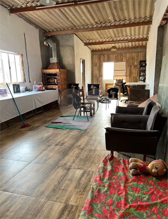 Casa à venda com 3 quartos em Jardim Suína, Taboão da Serra, SP