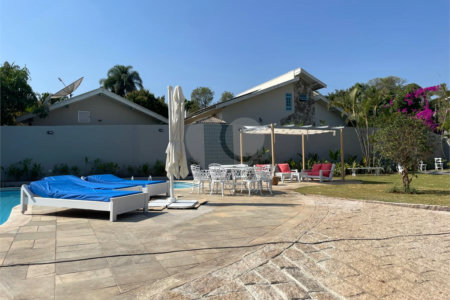 Casa à venda ou para alugar com 3 suítes no condomínio São Joaquim, Vinhedo - SP