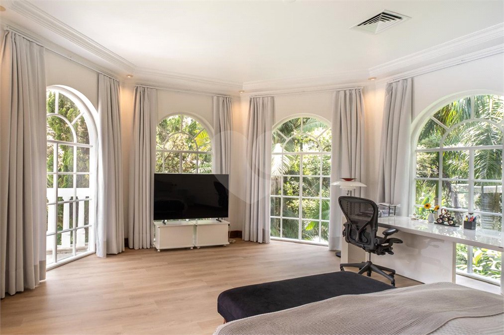 Casa à venda com 5 suítes no condomínio Chácara Flora, São Paulo - SP