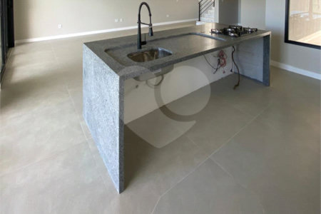 Casa à venda com 3 suítes no condomínio Parque das Camélias, Jundiaí - SP