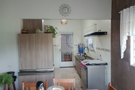 Chácara à venda com 5 quartos, sendo 1 suíte, em Jardim Marabá, Itapetininga, SP