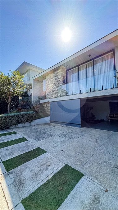 Indaiatuba - HOME DESIGN - Casa Térrea - Condomínio Paradiso - 420 m² de terreno - 307,19 m² de área construída - 3 suítes completas, sendo 1 master com closet planejado e banheira de imersão - Sala de TV reversível para 4ª suíte - Sala de estar ampla e varanda gourmet integrada - Cozinha com móve