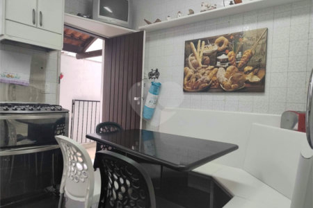 Sobrado à venda com 4 suítes em Chácara Flora, São Paulo, SP