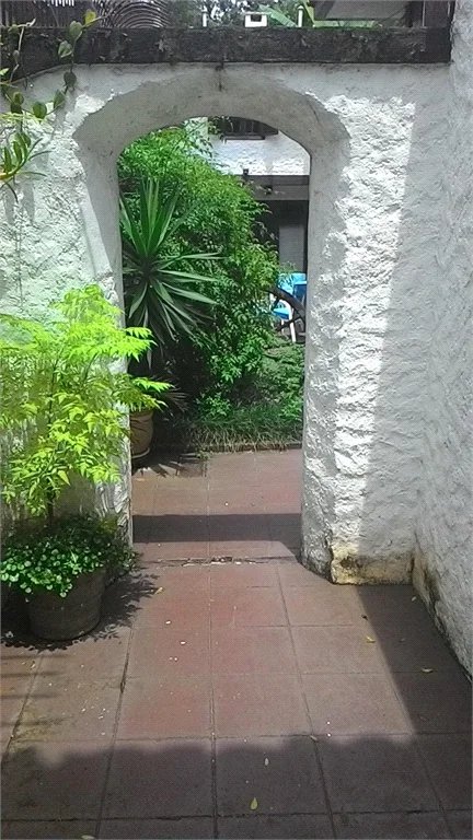 Sobrado à venda com 4 quartos, sendo 2 suítes, em Vila Madalena, São Paulo, SP