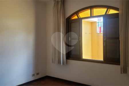 Casa Térrea à venda com 3 quartos, sendo 1 suíte,  em Campo Grande, São Paulo, SP