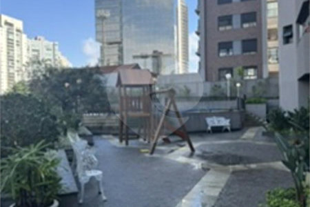 Apartamento à venda com 3 quartos, sendo 1 suíte,  em Jardim das Acácias, São Paulo, SP