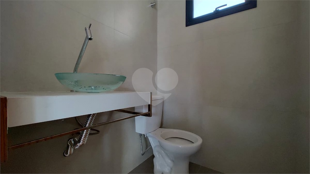 Casa de Vila à venda com 3 quartos, sendo 1 suíte,  em Éden, Sorocaba, SP