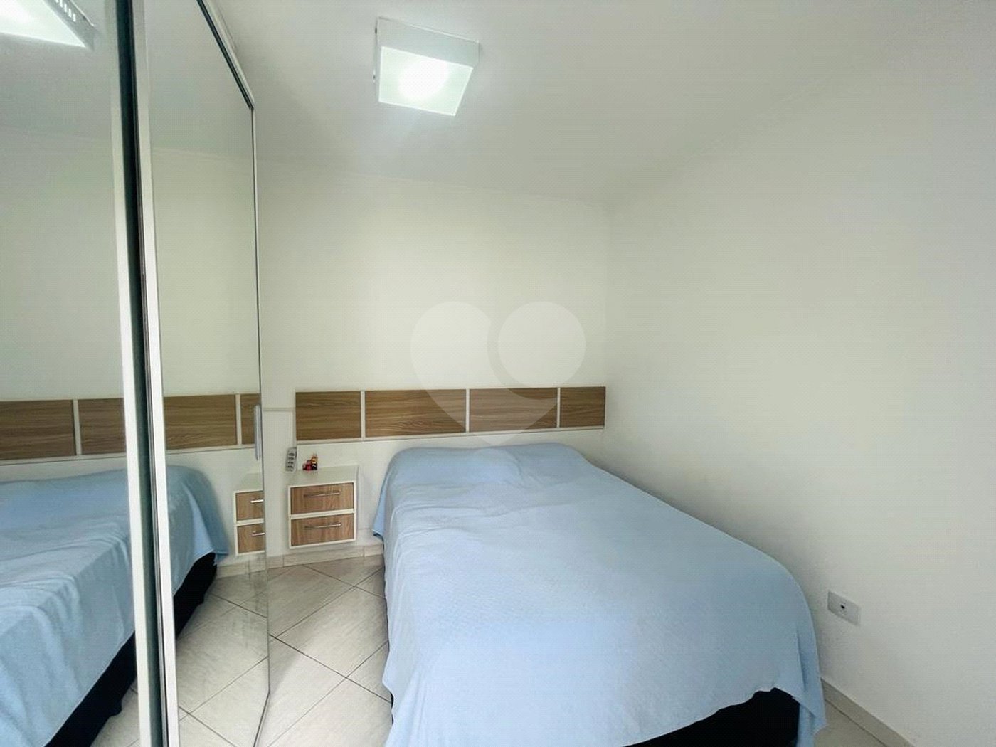 Casa à venda com 3 quartos, sendo 1 suíte,  no condomínio Rafaela I, São Paulo - SP