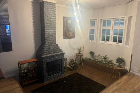 Casa à venda com 3 quartos, sendo 1 suíte, no condomínio Vilage Palmas, São Paulo - SP