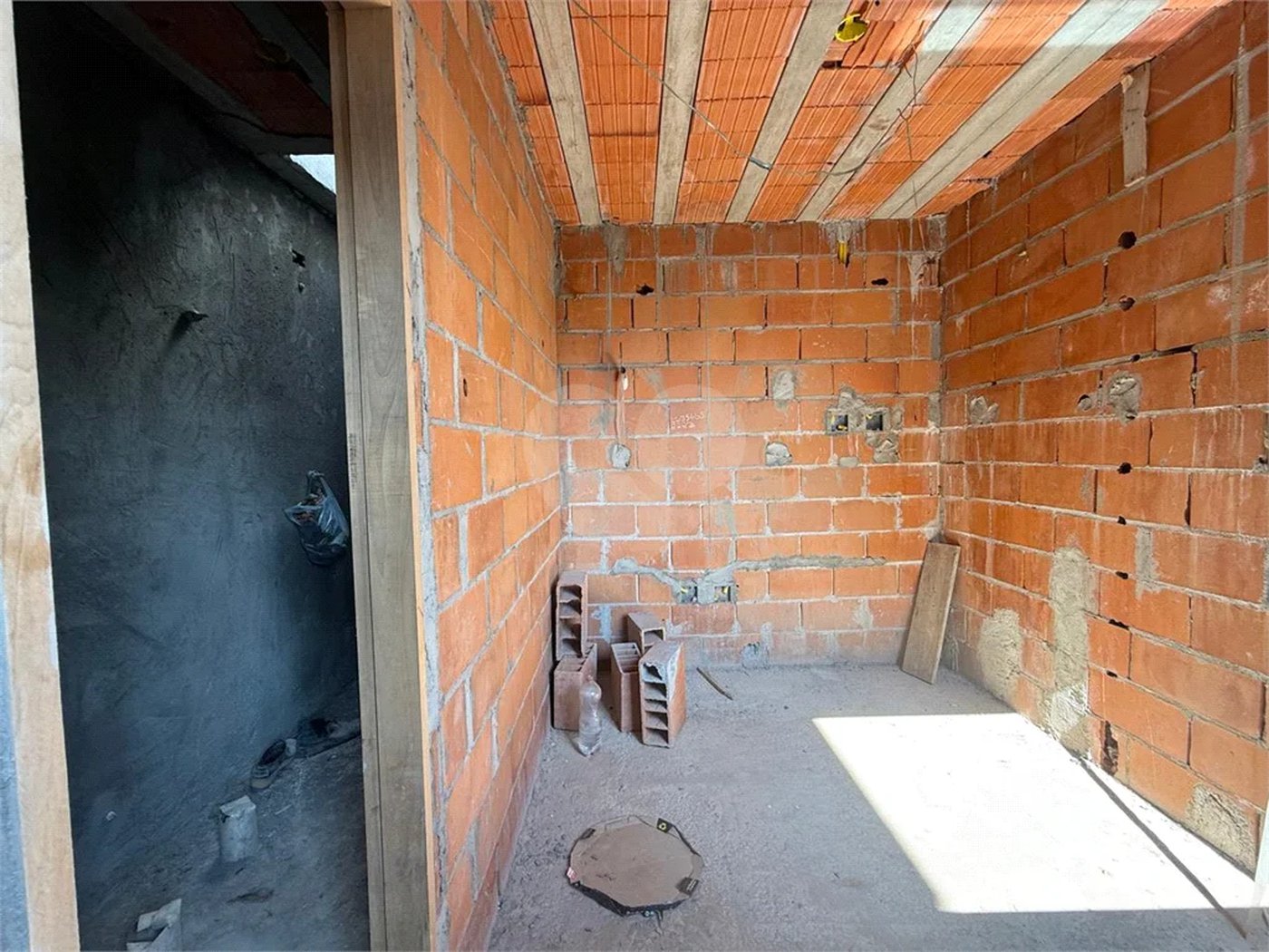Casa à venda com 2 suítes em Água Fria, São Paulo, SP
