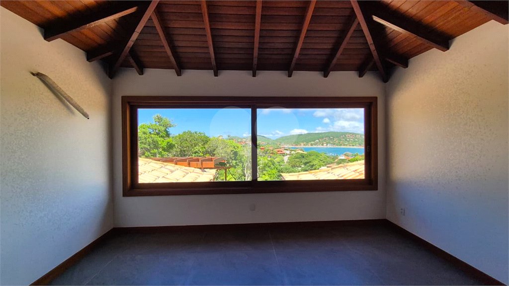 Casa à venda com 8 quartos, sendo 7 suítes, em Ferradura, Armação dos Búzios, RJ