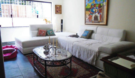 Casa à venda com 5 quartos, sendo 2 suítes,  em Jardim Prudência, São Paulo, SP