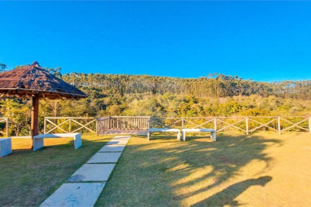 Casa à venda com 3 quartos, sendo 1 suíte, no condomínio Residencial Fazenda Alta Vista, Salto de Pirapora - SP