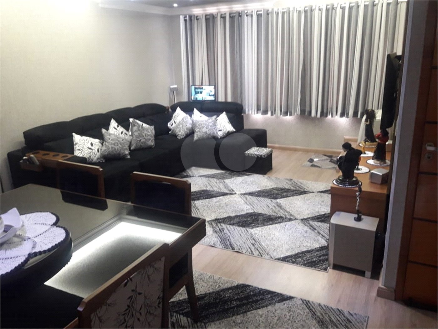 Sobrado à venda com 3 quartos, sendo 1 suíte, em Vila Milton, Guarulhos, SP