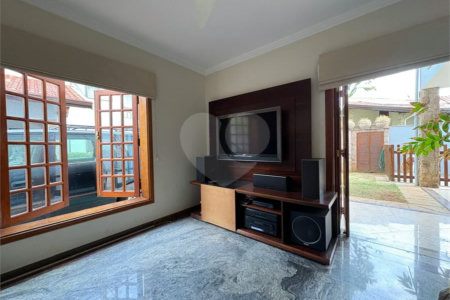 Casa a Venda no Condomínio Vista Alegre - Sede em Vinhedo/SP
