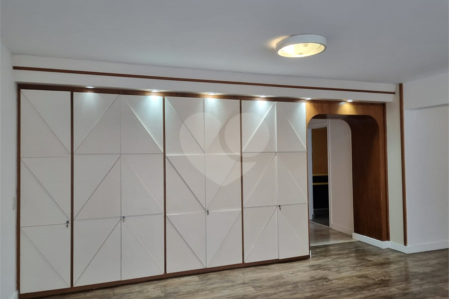Apartamento à venda com 3 quartos, sendo 1 suíte, em Jardim América, São Paulo, SP
