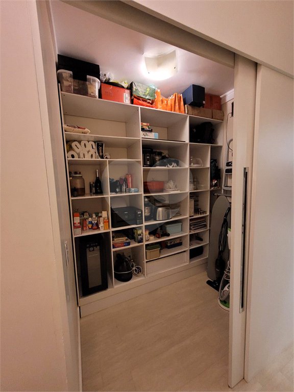 Apartamento à venda com 3 quartos, sendo 1 suíte,  em Vila Suissa, Mogi das Cruzes, SP