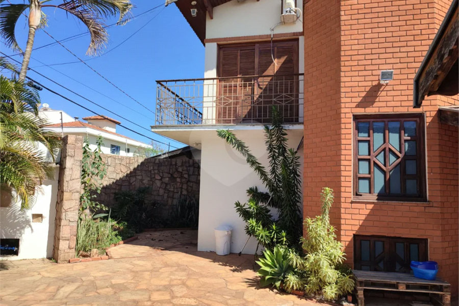 Casa Espetacular com Piscina e Churrasqueira à Venda na Vila Rezende