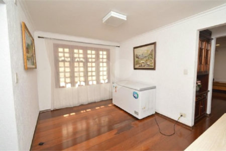 Casa à venda com 5 quartos, sendo 2 suítes, em Vila Galvão, Guarulhos, SP