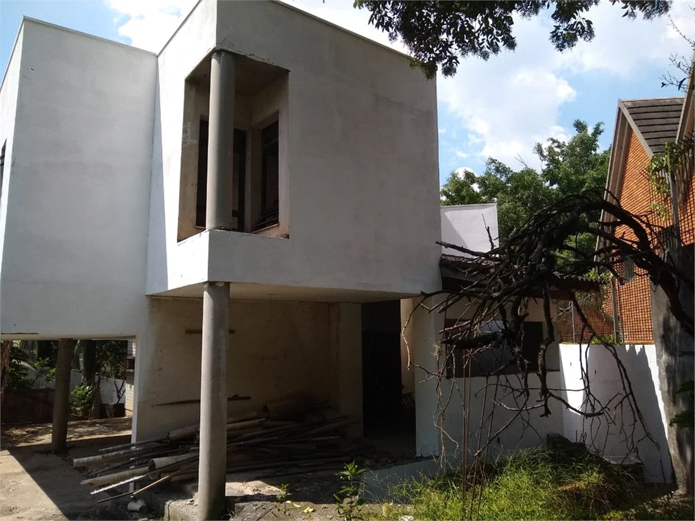 Sobrado à venda com 4 quartos, sendo 3 suítes, em Morumbi, São Paulo, SP