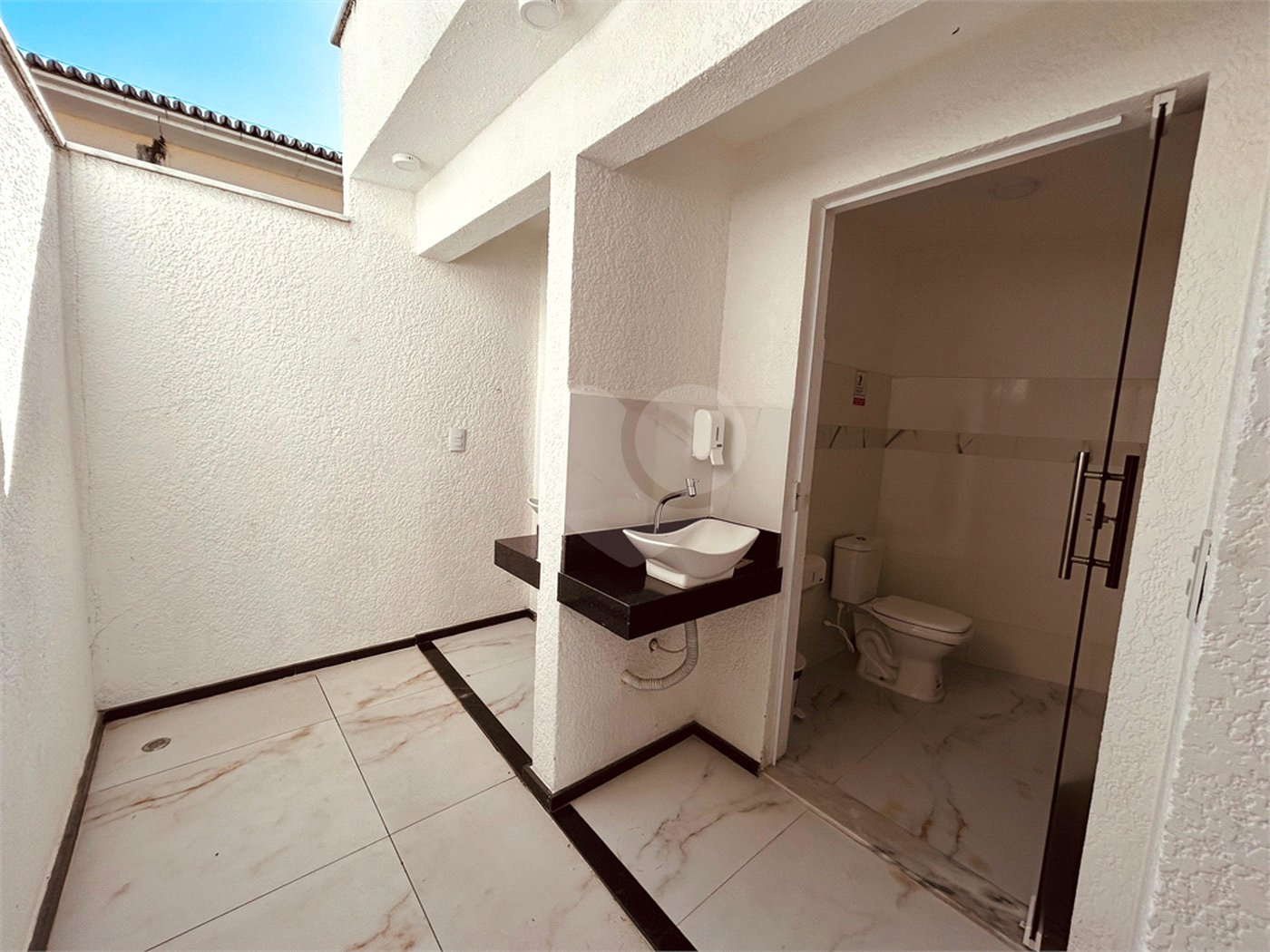 Apartamento à venda com 2 suítes, em Taperapuan, Porto Seguro, BA
