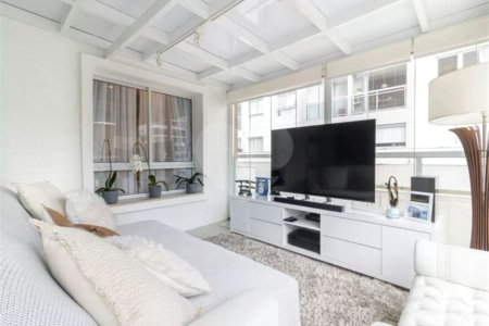 Apartamento à venda com 2 quartos, sendo 1 suíte, em Vila Olímpia, São Paulo, SP
