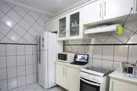Casa à venda com 3 quartos, sendo 1 suíte,  no condomínio Residencial Villagio, São Paulo - SP